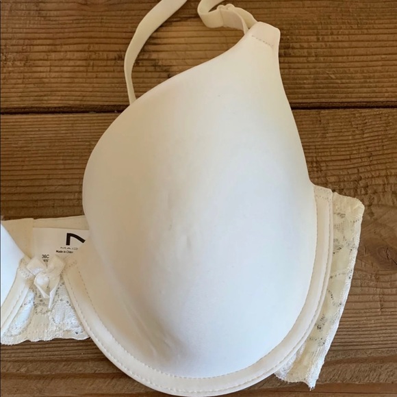 SOLD-Bundle of  2 New Maidenform Lace Trimmed Bras - Picture 3 of 8